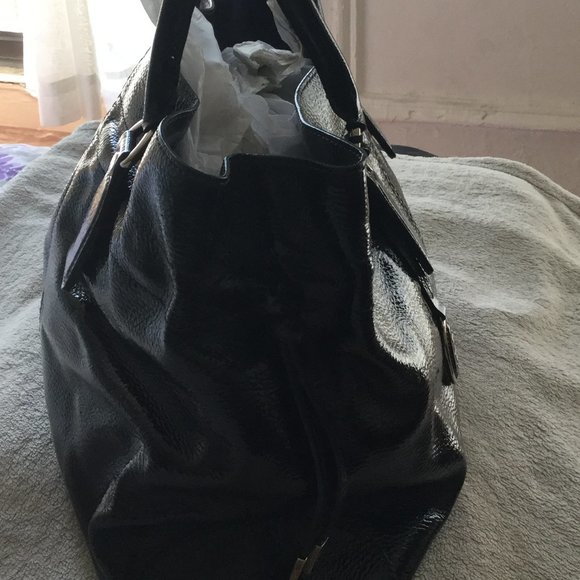 Tod's Ladies Shoulder Bag - Picture 6 of 11